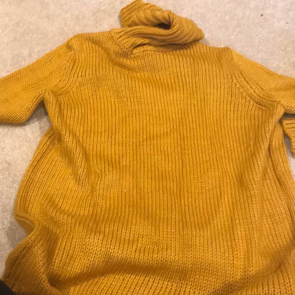 Turtle neck orange sweater